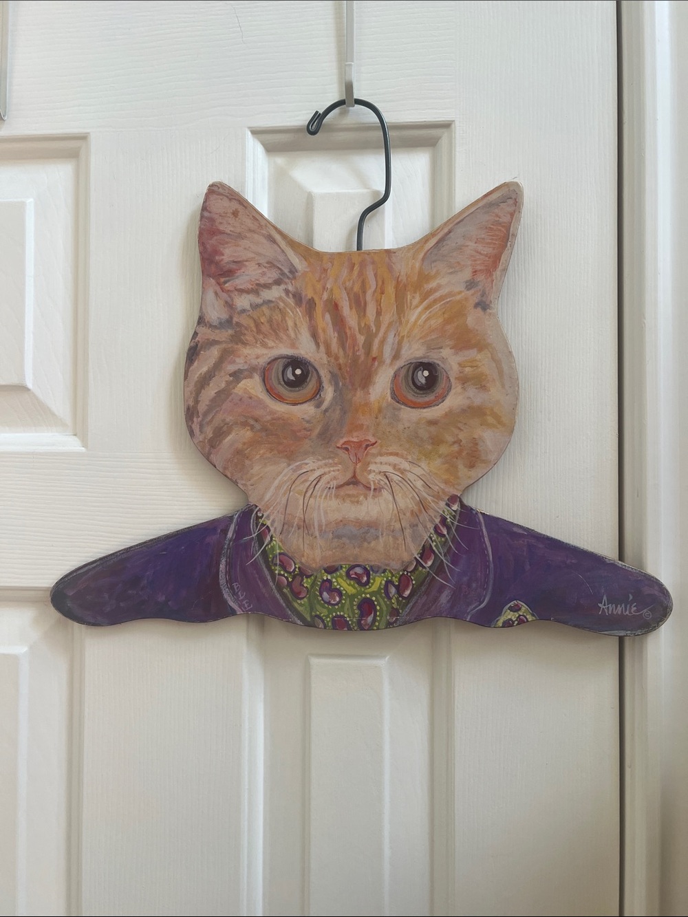 ANNIE RHINEHART; VINTAGE, Stupell Johnston Wooden Cat Clothes/Display Hanger!
